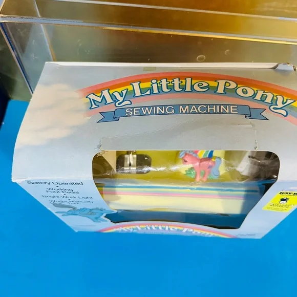 MY LITTLE PONY G1 VTG 1984 FIREFLY SEWING MACHINE & FOOT PETAL LIGHTS UP & RUNS - Picture 10 of 13